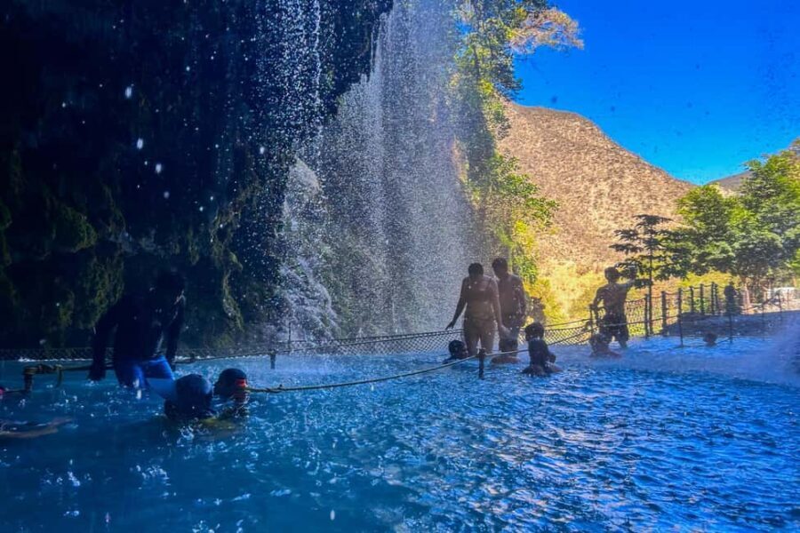 From Mexico City: Small Group Tour to the Tolantongo Caves - Your Tolantongo Arrival: Photo Stop and a Guided Getting-Your-Bearings Moment