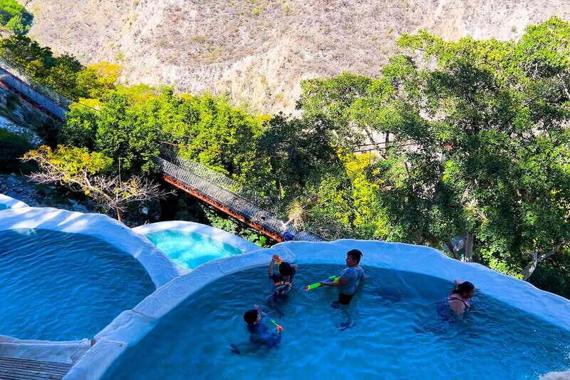 From Mexico City: Tolantongo Hot Springs Day Trip with Guide - The First Tolantongo Stop: Photo Moments and Guided Orientation