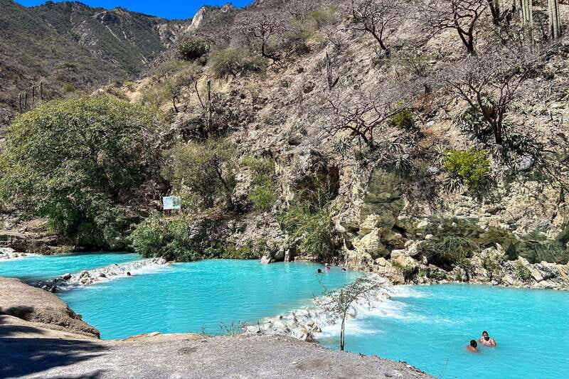 From Mexico City: Tolantongo Hot Springs Day Trip with Guide - The On-Site Setup: Showers, Bathrooms, and the Locker Question