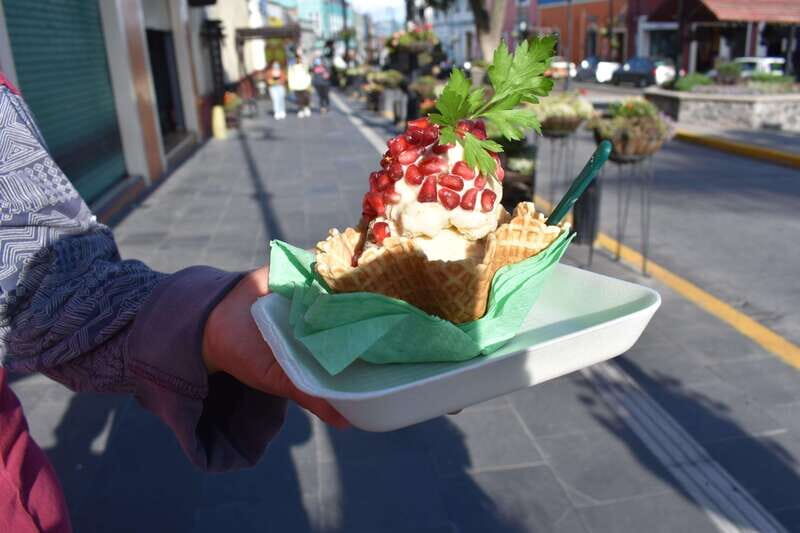From Puebla: Cholula and Atlixco Private Tour all included - Local tasting in Atlixco: bread, cranberry juice, chocolate, and ice cream
