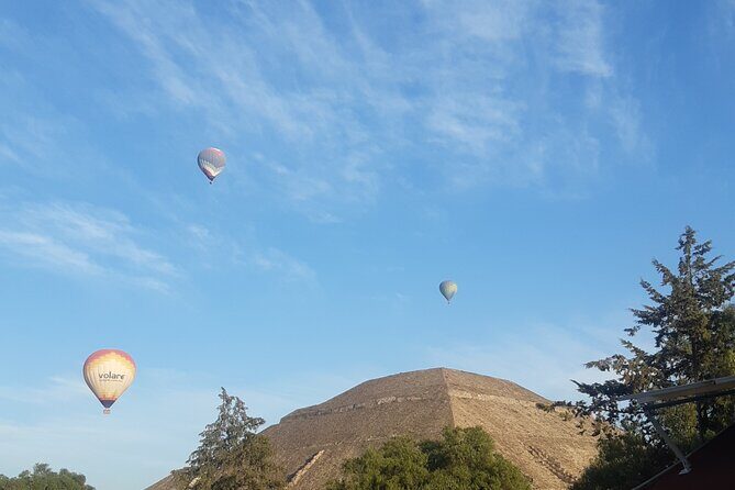 Full-Day Private Tour of Mexico City: Teotihuacan and Xochimilco - The private 10-hour flow: pickup, pacing, and what you’ll actually do
