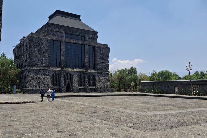 Full-Day Private Tour of Mexico City: Teotihuacan and Xochimilco - Getting the most out of the day: practical prep that pays off
