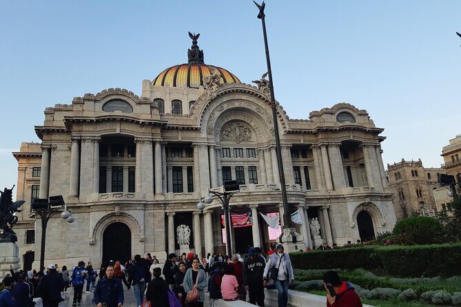Full-Day Private Tour of Mexico City: Teotihuacan and Xochimilco - Teotihuacán pyramids: Sun, Moon, temples, and Calzada de los Muertos