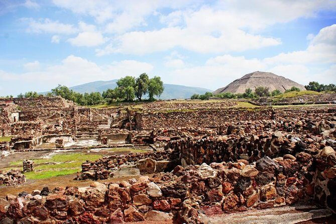 Full-Day Teotihuacan & Basilica Guadalupe Tour - Teotihuacan: Sun and Moon Pyramids Without the Guesswork