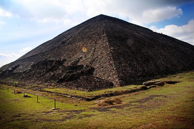 Full-Day Teotihuacan & Basilica Guadalupe Tour - The Shopping and Lunch Factor: How to Protect Your Priorities
