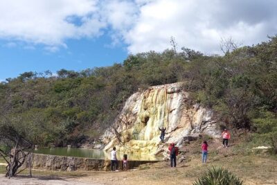 full day tour : Boil the water, Teotitlan, Mezcal, tule and Mitla - Teotitlán del Valle weaving: indigo, cochineal, and wool rugs