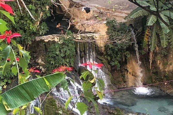 Full-Day Tour to Tolantongo Hot Springs from Ciudad de Mexico - Grutas Tolantongo: Caves, Positos, and Where the Footing Changes
