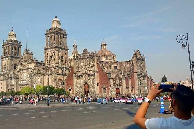 Gay Side of History through Plazas & Temples - Plaza de Santo Domingo: Portal de Evangelistas and the craft of printing