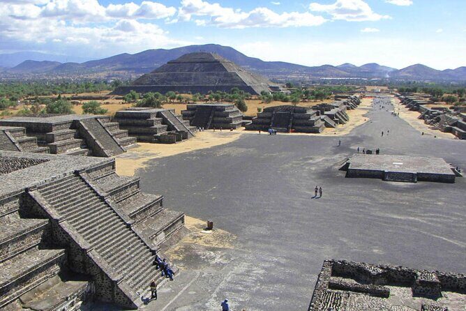 Group reduced to Pyramids of Teotihuacan and Basilica of Guadalupe - Seeing the Pyramids: Sun, Calzada de los Muertos, and Moon
