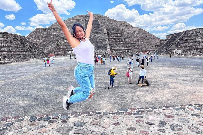 Guadalupe Shrine And Teotihuacan Pyramids From Mexico City - From the Three Cultures Square to Teotihuacan: the ride with meaning