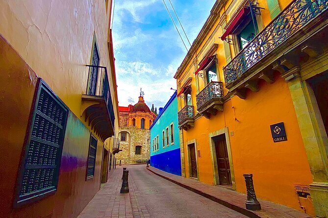 Guanajuato capital private tour - Guide Style: What Daniel or Adriana Can Mean for Your Day