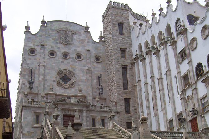 Guanajuato City Tour - The Alley of the Kiss: A Short Stop with a Story