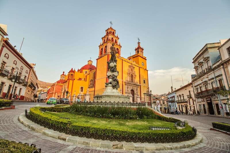 Guanajuato: Private Guided Walking Tour - Casa de Jorge Negrete: where Guanajuato shows its famous-person side