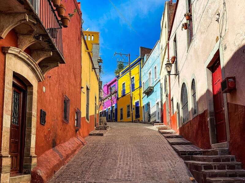Guanajuato: Private Guided Walking Tour - Mercado Hidalgo: a stop that works for both snackers and browsers