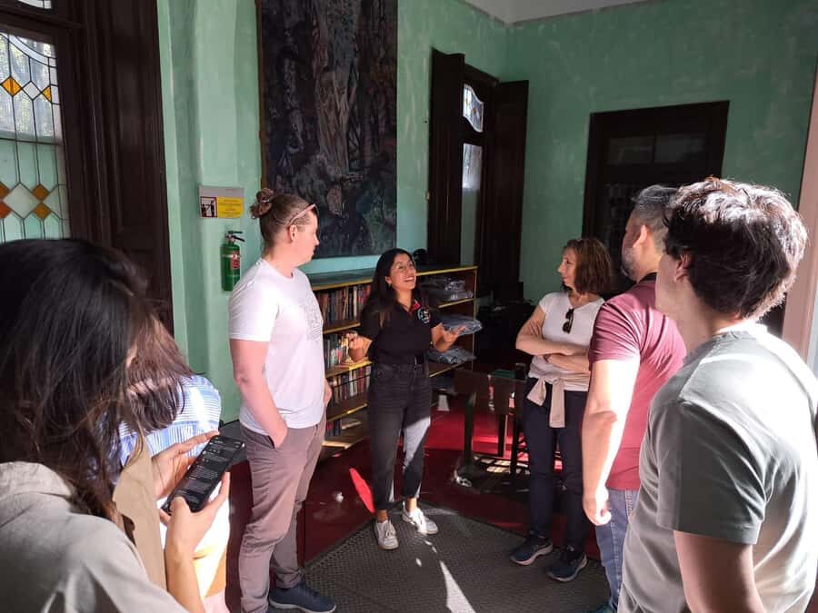 Guided Tour Coyoacan neighborhood and Leon Trotsky Museum - Coyoacán Market and Chapulines: A Quick Taste With Real Local Meaning
