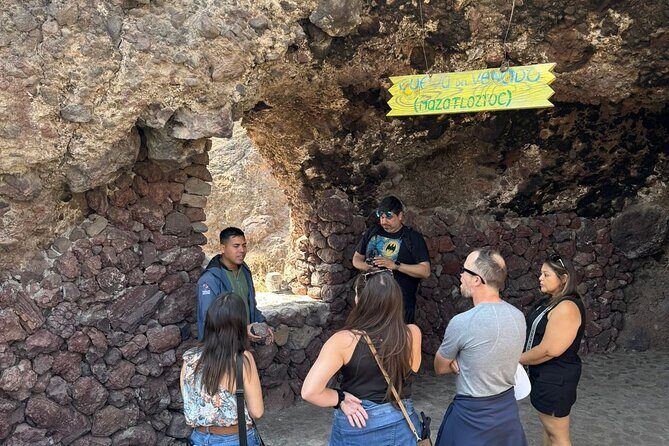 Guided tour EN Teotihuacan - Breakfast EN cave-round transport - Cacao workshop and tasting: learning your way through chocolate