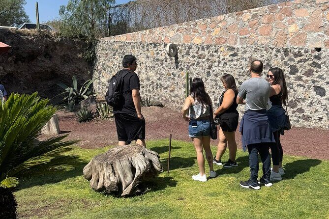 Guided tour EN Teotihuacan - Breakfast EN cave-round transport - Second cacao stop and the bathroom reminder before the ride back