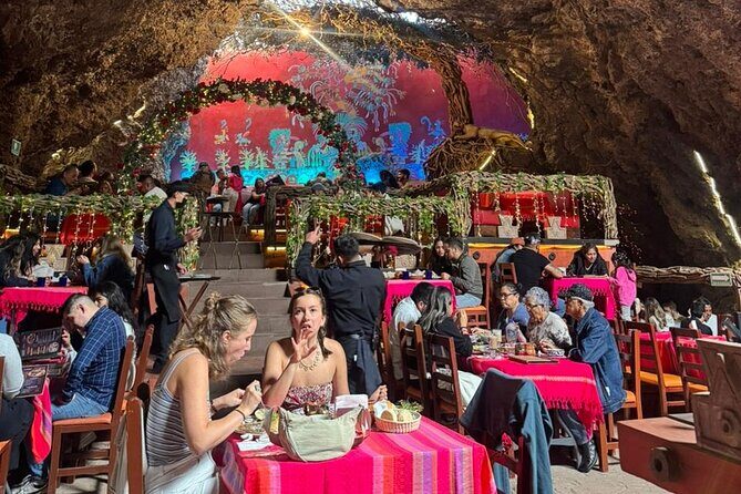 Guided Tour in Area with Cave Breakfast and CDMX Transportation - CDMX-area transportation and pickup that keeps the morning smooth