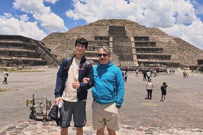 Guided Tour in Teotihuacan with Cave Breakfast and Transportation - Obsidian, maguey, and drink tasting: where the culture lesson happens