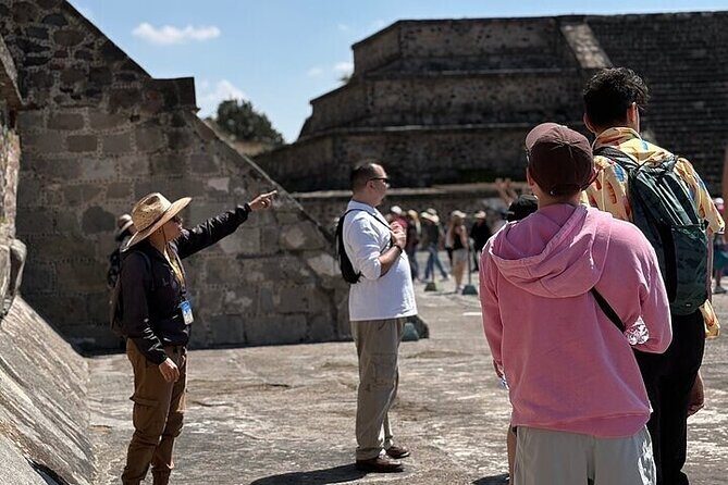 Guided Tour in Teotihuacan with Cave Breakfast and Transportation - Teotihuacán time with a guide: Sun, Moon, Quetzalcóatl, and murals