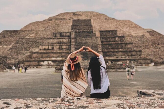 Guided Tour in Teotihuacan with Cave Breakfast and Transportation - Cave breakfast (or terrace views): the meal that sets the tone
