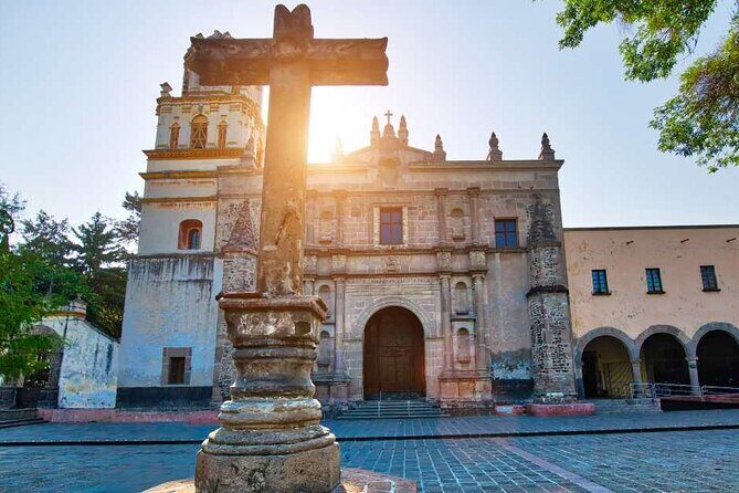 Guided Tour of Coyoacan and Leon Trotsky Museum - Museo Casa de León Trotsky: The Final Stop and the Big Story in 40 Minutes