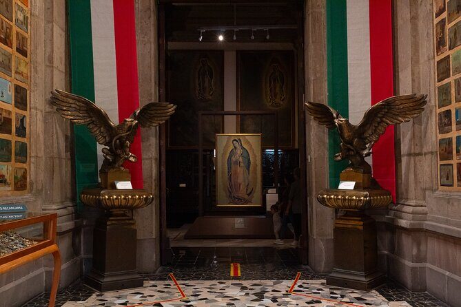 Guided tour of the Basilica of Guadalupe and Museum of Art - Entering the Basilica de Santa Maria de Guadalupe: Architecture and Images First