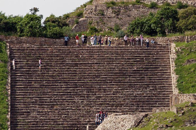 Half day tour to Monte Albán - The AC ride up from Centro to the mountaintop