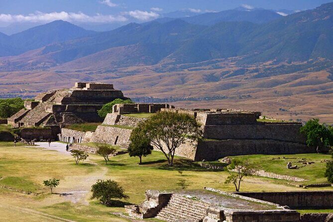 Half day tour to Monte Albán - Entering the archaeological zone: Grand Plaza and Los Danzantes