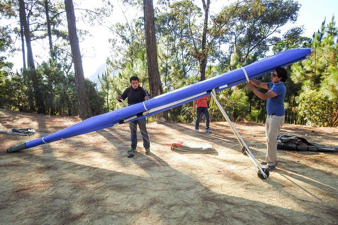 Hang gliding in Valle de Bravo - English, mobile ticket, and private group time
