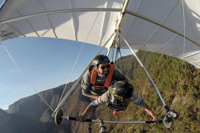 Hang gliding in Valle de Bravo - Sky Cafe meeting point (51304 Temascaltepec de González) and what you’re paying for