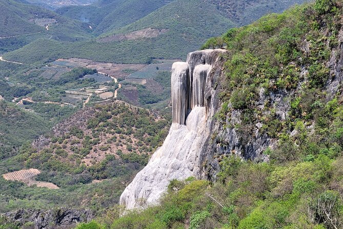 Hierve el Agua Half-Day Guided Hike Adventure ALL FEES INCLUDED - Stop 5: Lunch at a local eatery with Oaxaca flavors