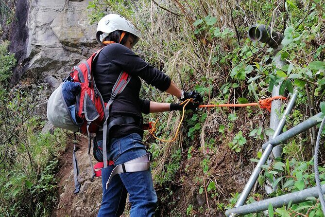 Hiking adventure in CDMX - Tunnels, caves, and the 30-meter staircase: gear you actually need