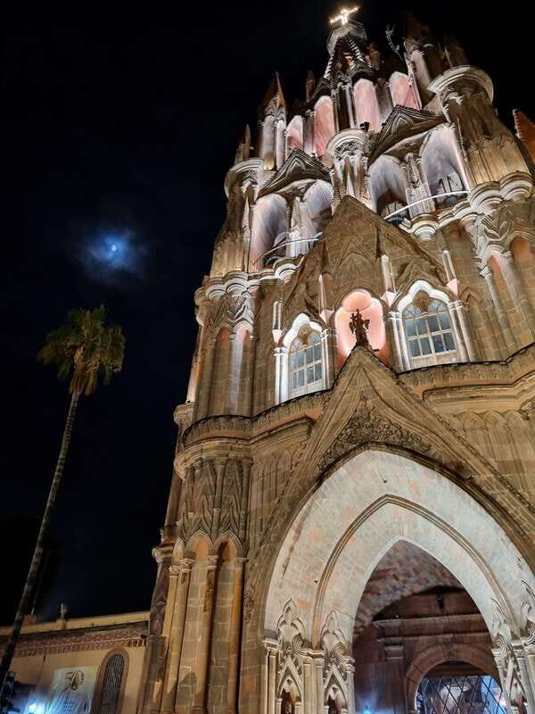 Historical & Cultural Walking Tour of San Miguel de Allende - Centro Cultural Ignacio Ramírez El Nigromante: Storytelling Through a Cultural Center