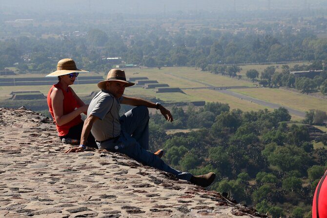 Historical downtown Mexico City & Teotihuacan Pyramids Mezcal tasting - Plaza de las Tres Culturas: the wow stop that connects three eras