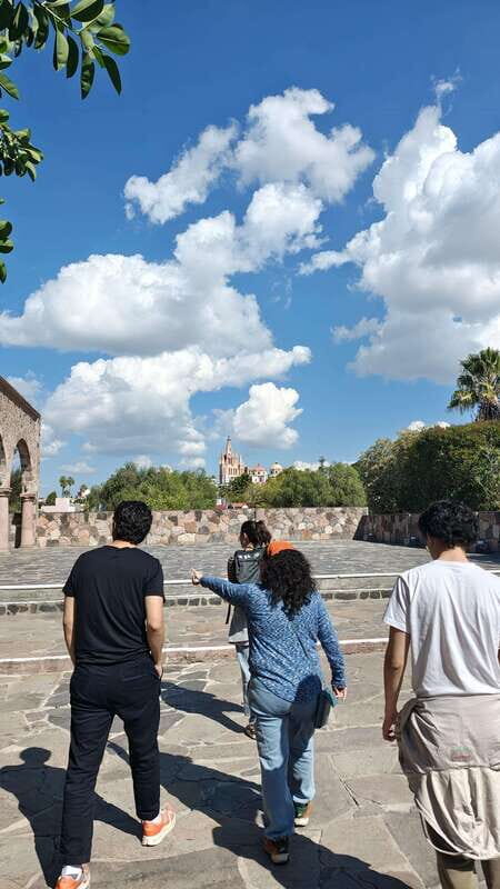 Historical Walking Tour in San Miguel de Allende - Small group size (10 people) and why it changes everything