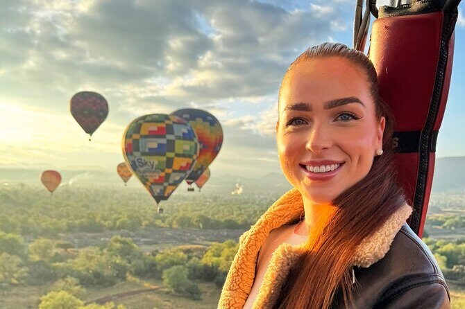 Hot Air Balloon Flight and Tour of the Majestic Pyramids - Landing at San Martín de las Pirámides: toast first, questions later