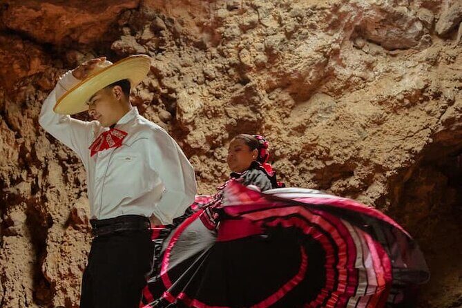Hot air balloon flight in Teotihuacán + Breakfast in a Cave - Breakfast in a natural cave: fuel plus atmosphere