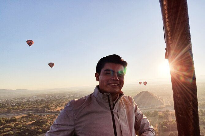 Hot air balloon from CDMX and Restaurant la Gruta (ORIGINAL) - Key highlights