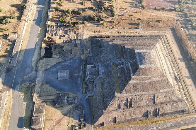 Hot air balloon from CDMX and Restaurant la Gruta (ORIGINAL) - Why Teotihuacán by Balloon Starts With the Timing