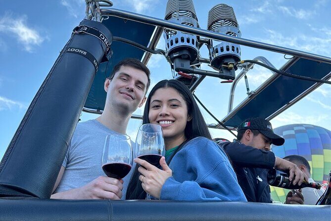 Hot air balloon ride with breakfast in Cueva from CDMX - Who This Balloon + Cave Breakfast Day Fits Best