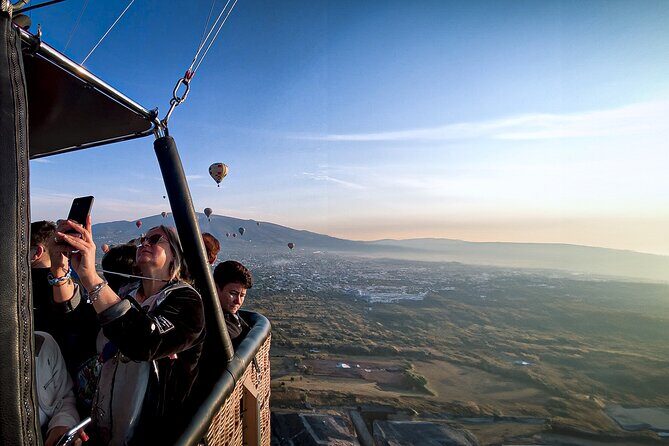 Hot Air Balloon Rides in Teotihuacan with Breakfast - Where you meet in Mexico City: Palacio de Bellas Artes or Angel de la Independencia