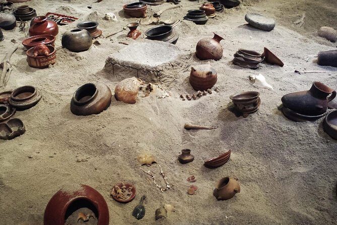 Immersive Cañada de La Virgen Pyramid Tour - About the guides: when archaeologist-led is the real deal