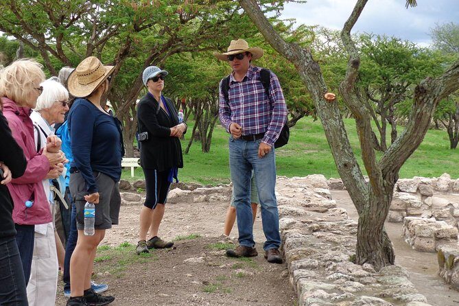 Immersive Cañada de La Virgen Pyramid Tour - The Welcome Center step: context before the climb