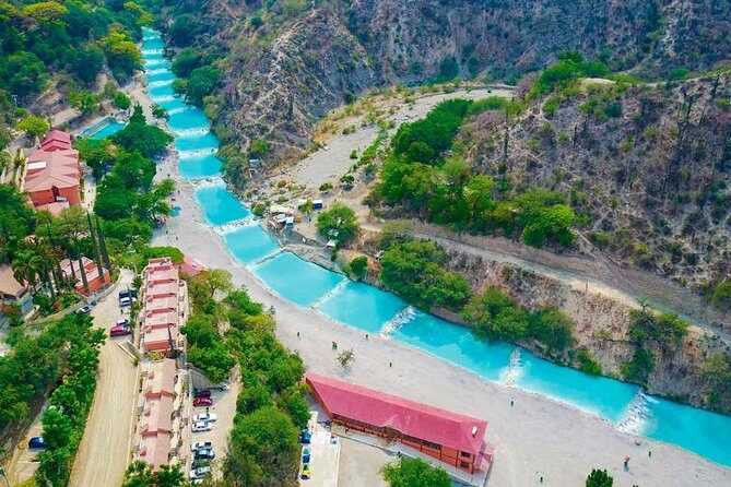 Incredible Tolantongo Grottoes from CDMX - The Meeting Point and the Very Early Start