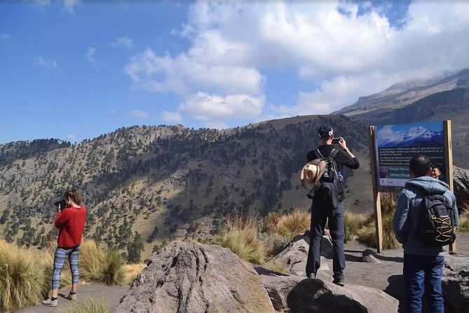 Iztaccihuatl Volcano Hike with an Alpinist - What to bring (so you don’t get cold or sloppy)