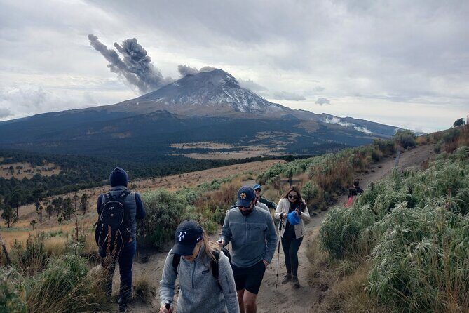 Iztaccihuatl Volcano Tour from Mexico City - Stop 3: Iztaccíhuatl focus—your hike’s main storyline