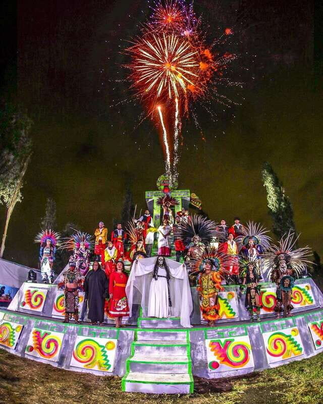 La Llorona, Live Show in the Canals of Xochimilco. - Key Takeaways