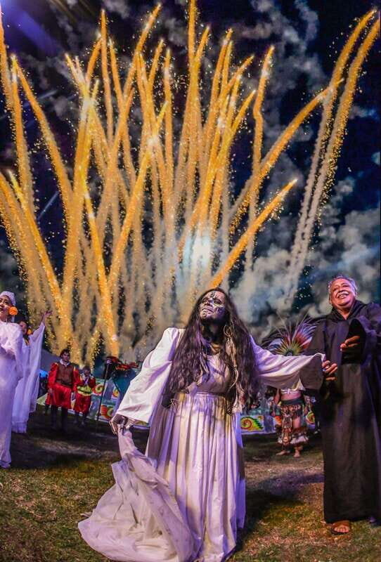 La Llorona, Live Show in the Canals of Xochimilco. - Xochimilco Warm-Up: The Guided Tour and Traditional Dance Segment