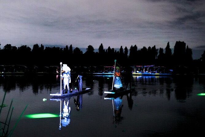 Legendary Day of the Dead Night Show in Xochimilco - The Reforma-to-jetty transfer: where timing can make or break the night